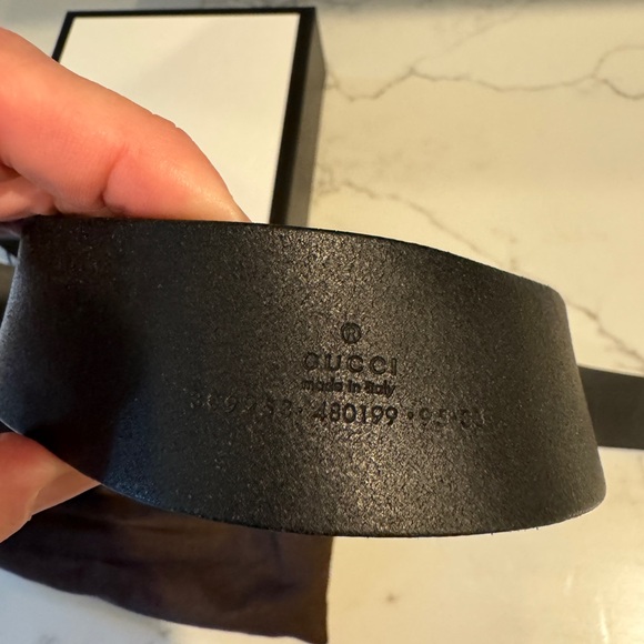 Authentic Gucci belt with studded buckle size 95 or 38 in - Picture 4 of 6